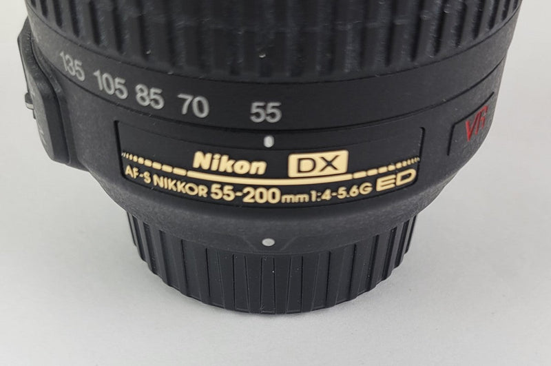 NIKON 55-200