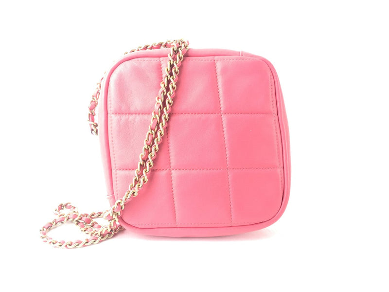 CHANEL LAMBSKIN RUNWAY DIAMOND CUT SHOULDER BAG PINK