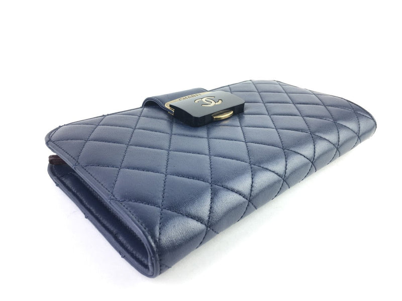 CHANEL LARGE BEAUTY LOCK CLUTCH NAVY BLUE