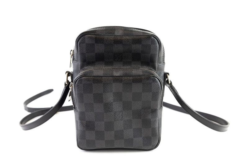 LOUIS VUITTON DAMIER GRAPHITE AMAZONE CAMERA CASE BAG