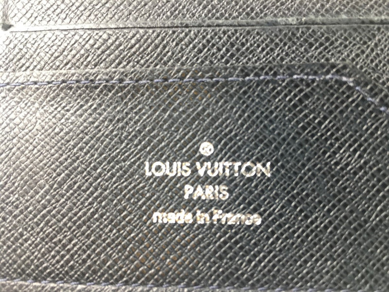 LOUIS VUITTON WALLET TAIGA BIFOLD