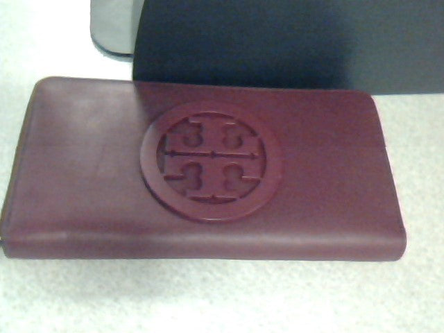 TORY BURCH CHARLIE ZIP CONTINENTAL WALLET LEATHER