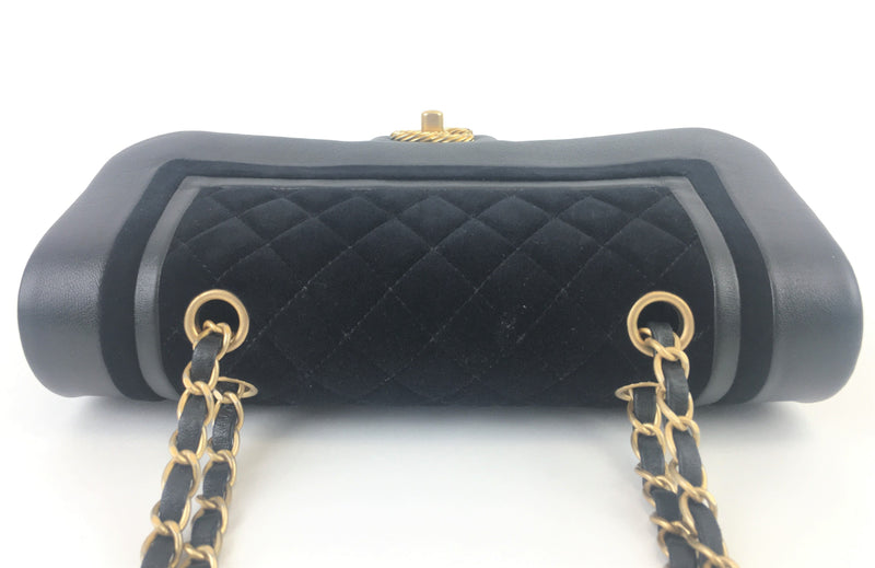 Chanel Flap Calfskin Black Velvet Bag (OIZX) 2751