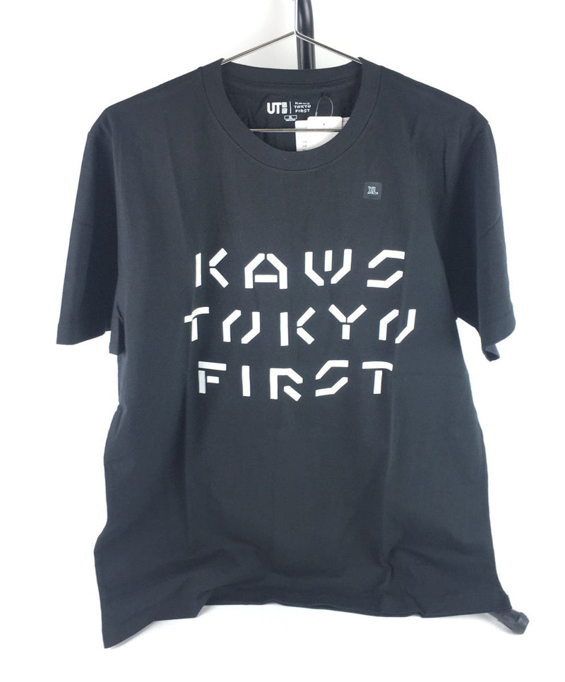 KAWS X UNIQLO TOKYO FIRST T-SHIRT BLACK SIZE M (JAPANESE SIZING)