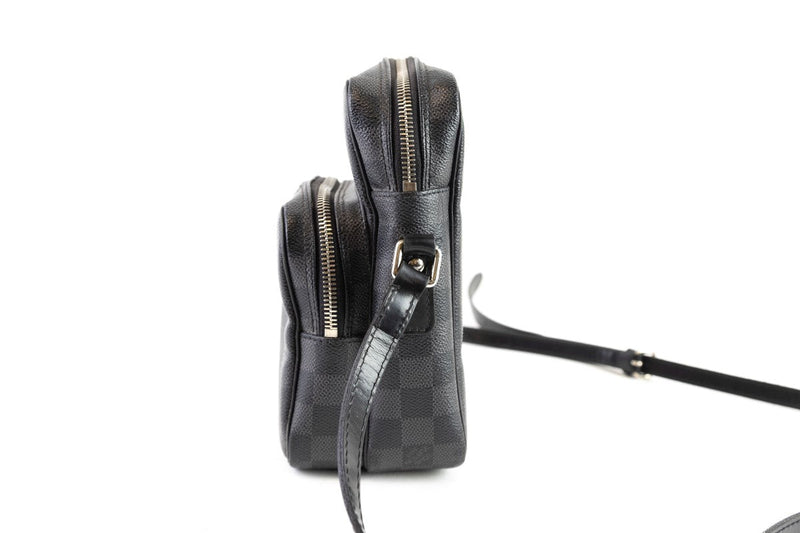 LOUIS VUITTON DAMIER GRAPHITE AMAZONE CAMERA CASE BAG